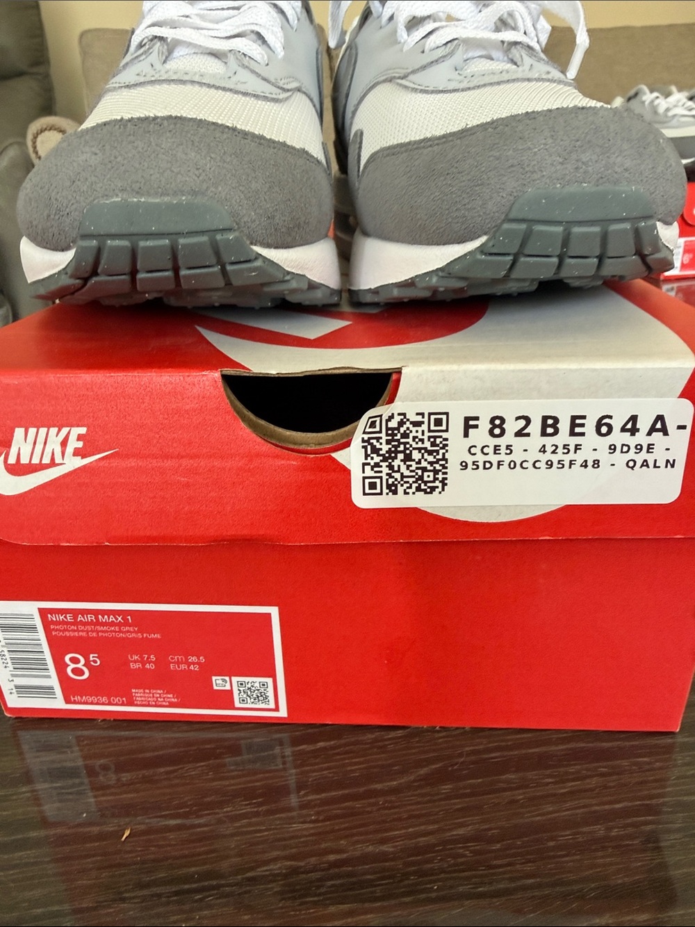 Nike Women’s Grey and White Low-Top Sneakers - Picture 2 of 5